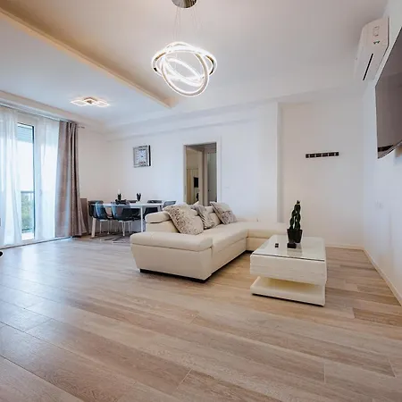 Apartment Sweet *